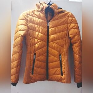 NWOT Women's Gold Quilted Jacket